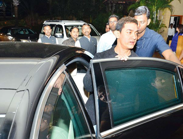 Aamir-Khan-Buys-Bulletproof-Mercedes-Benz-S600-worth-Rs-10-Crore1 ...