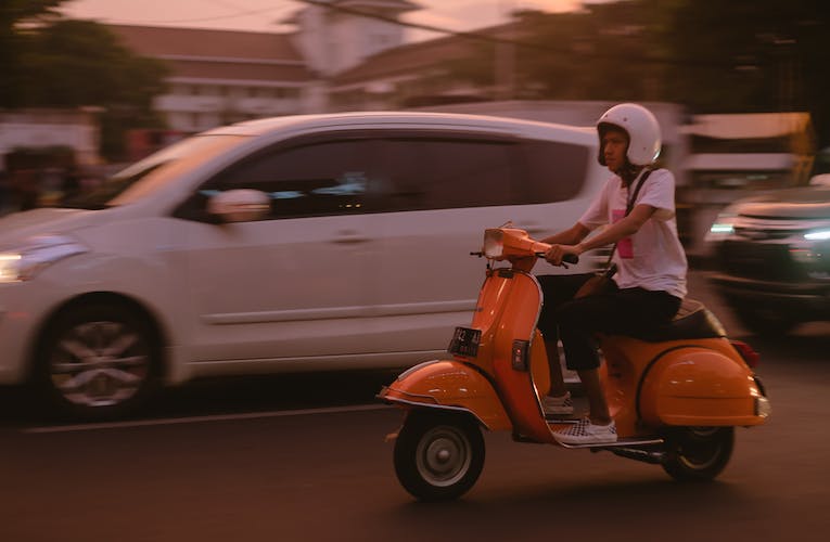 Car vs. Bike: Choosing the Right Ride for Your Indian Commute